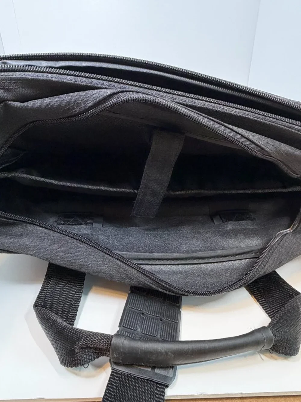 Leeds 8500 Briefcase 16
